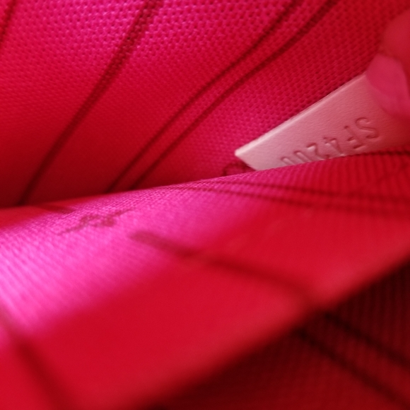 Louis Vuitton LV Beautiful Initials Neverfull MM Pouch Monogram Signature - Picture 3 of 14